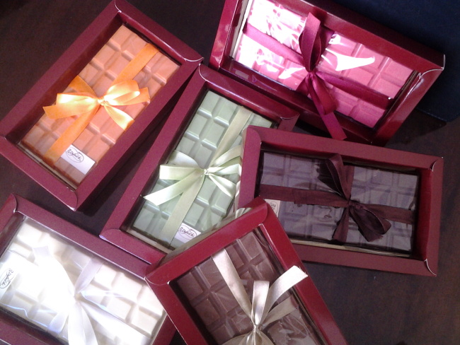 Pakowanie wyrobów cukierniczych na prezent – Elegancja i ochrona smaku